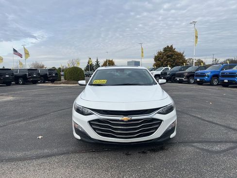 Used 2024 Chevrolet Malibu LT image 2