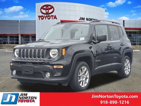 Used 2021 Jeep Renegade Latitude w/ Convenience Group AWD/4WD image 3
