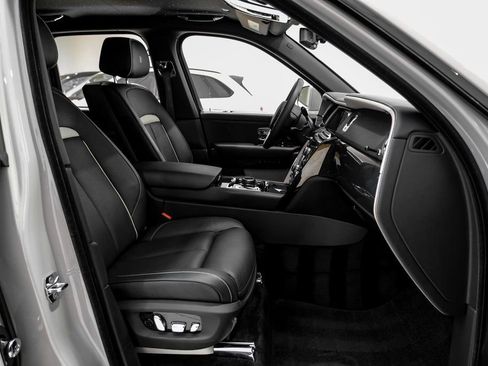 Used 2023 Rolls-Royce Cullinan Black Badge w/ Driver's Package AWD/4WD image 39