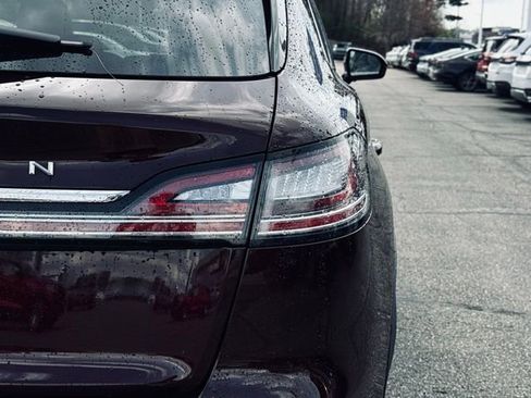 Used 2022 Lincoln Nautilus Reserve image 8