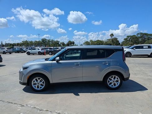 Certified 2023 Kia Soul S FWD image 5