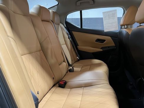 Used 2024 Nissan Sentra SV w/ SV Premium Package image 11