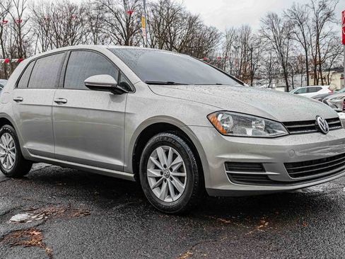 Used 2016 Volkswagen Golf SE image 1