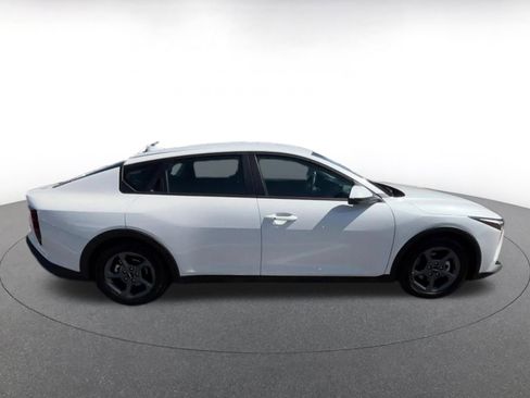 Used 2025 Kia K4 LXS image 16