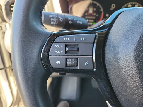 Used 2025 Honda Pilot EX-L image 32