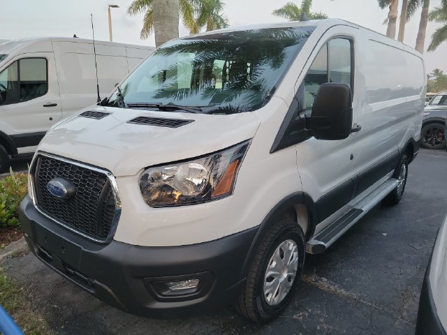 Used 2025 Ford Transit 250 Low Roof w/ Exterior Upgrade Package RWD image 32