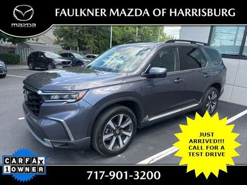 Used 2025 Honda Pilot Touring image 1