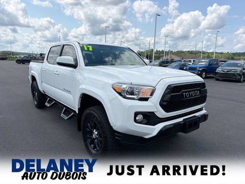 Used 2017 Toyota Tacoma SR5 w/ Tow Package AWD/4WD image 1