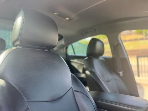 Used 2018 Chevrolet Volt Premier w/ Driver Confidence Package image 12