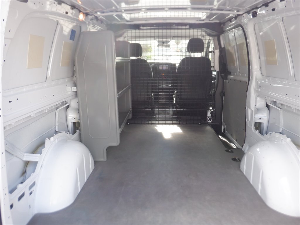 Used 2023 Mercedes-Benz Metris image 5