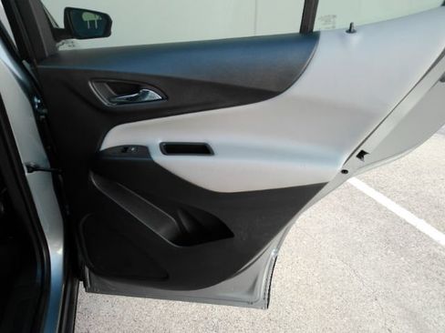Used 2023 Chevrolet Equinox LS w/ LS Convenience Package FWD image 20