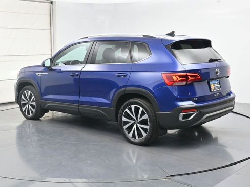 Used 2022 Volkswagen Taos SE w/ Panoramic Sunroof Package AWD/4WD image 21