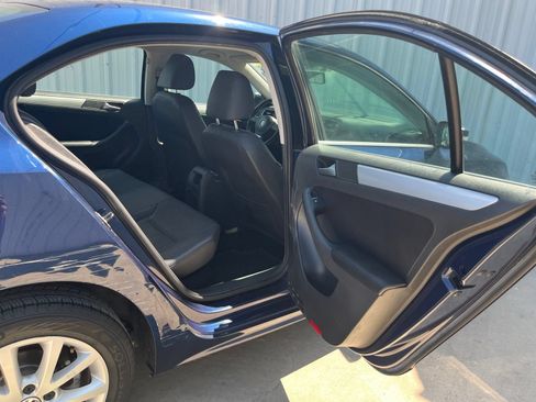 Used 2013 Volkswagen Jetta SE FWD image 14