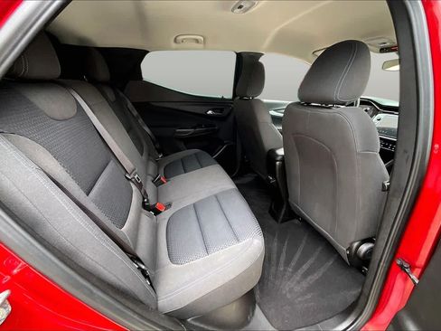 Used 2022 Chevrolet Bolt EUV LT w/ Comfort Package FWD image 19