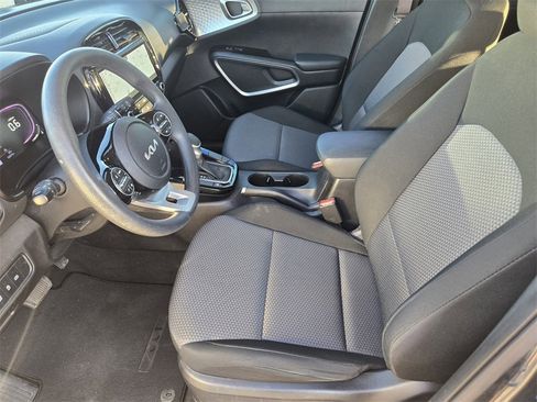 Certified 2023 Kia Soul S image 11