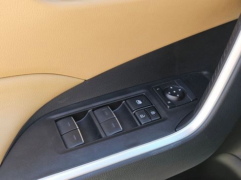 Used 2023 Toyota RAV4 XLE FWD image 12