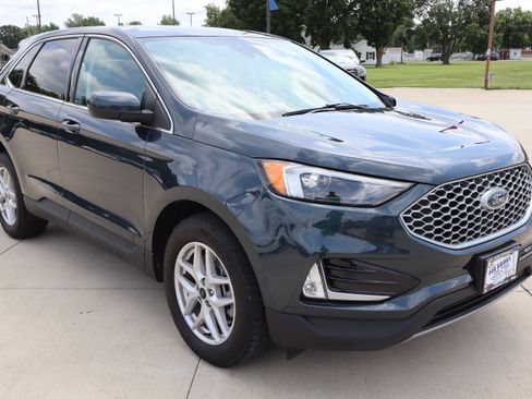Used 2023 Ford Edge SEL w/ Convenience Package AWD/4WD image 4