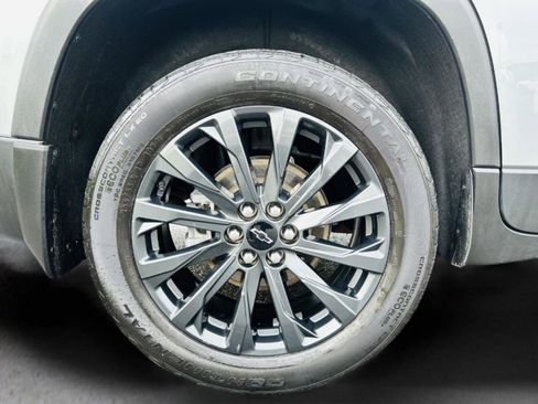 Used 2023 Chevrolet Traverse RS image 42