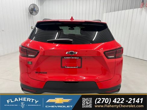 Used 2023 Chevrolet Blazer LT w/ Convenience Package FWD image 4