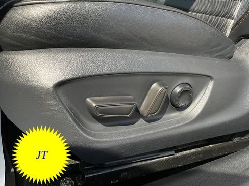 Used 2019 Toyota Avalon Touring image 11