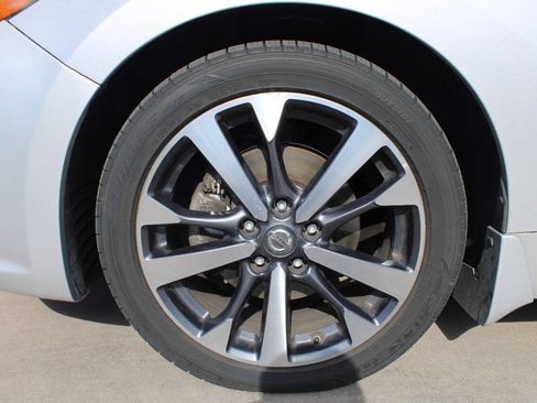 Used 2016 Nissan Altima 2.5 SR FWD image 19