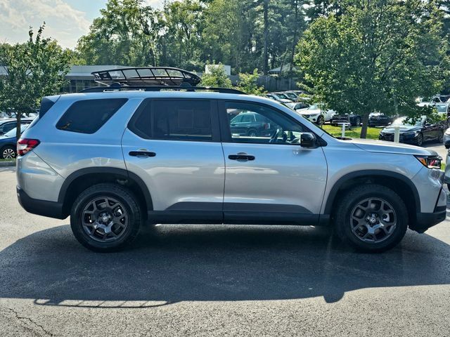 Used 2024 Honda Pilot TrailSport image 7