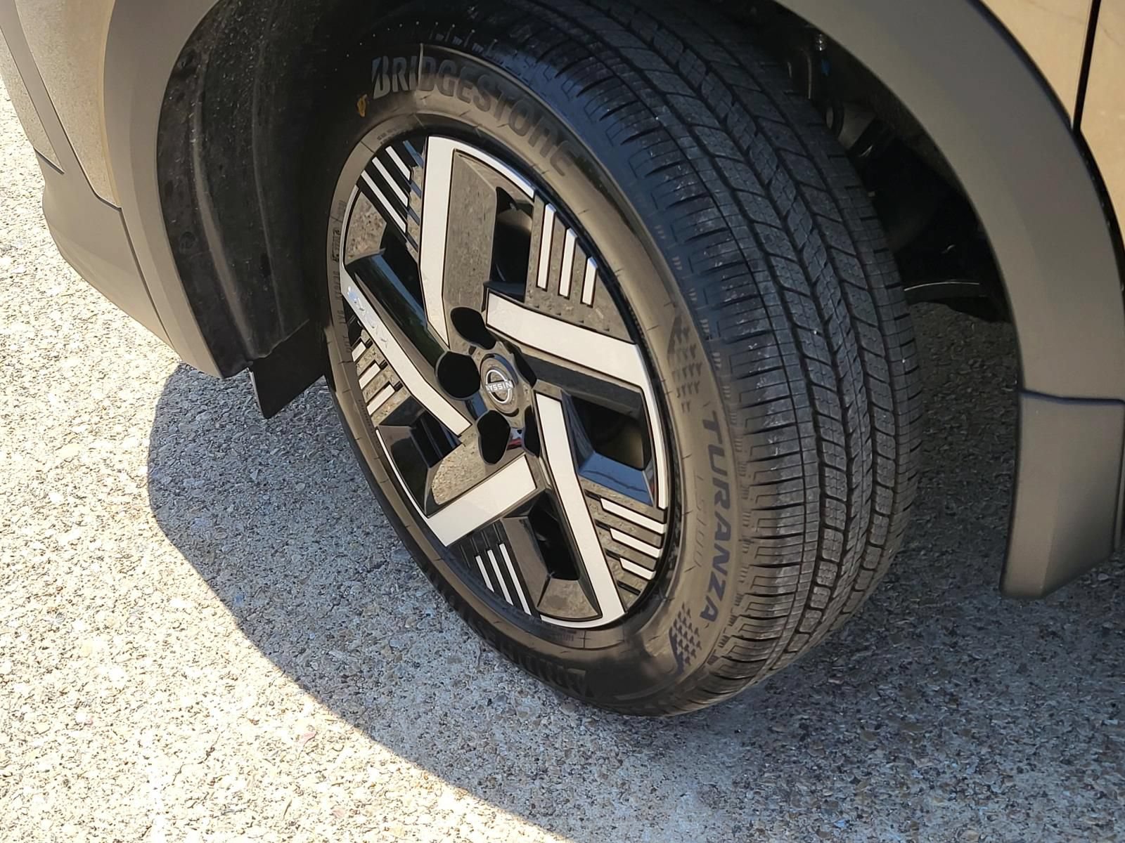 New 2026 Nissan Kicks SV w/ Cold Weather Package FWD image 9