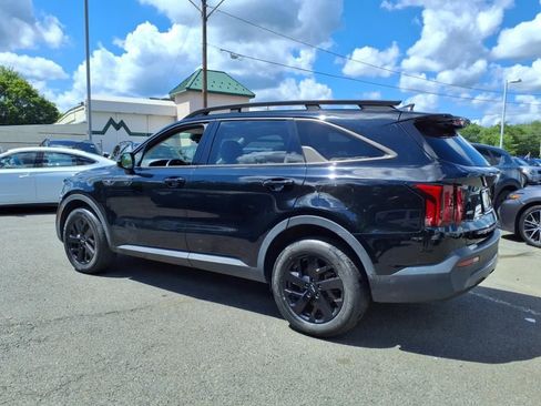 Certified 2022 Kia Sorento S w/ Panoramic Sunroof Package image 4