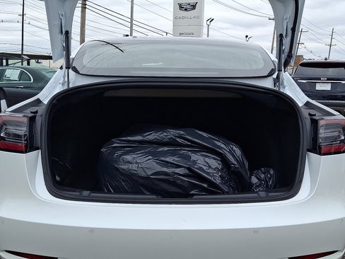 Used 2019 Tesla Model 3 Performance image 28