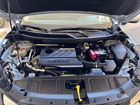Used 2025 Nissan Rogue SV FWD image 34