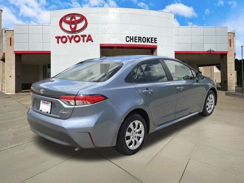 Used 2023 Toyota Corolla LE FWD image 5