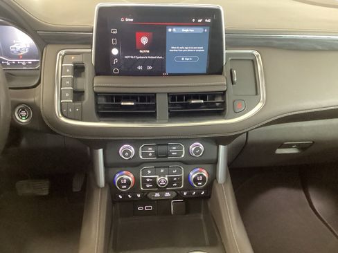 Used 2022 GMC Yukon SLT w/ SLT Luxury Package AWD/4WD image 11