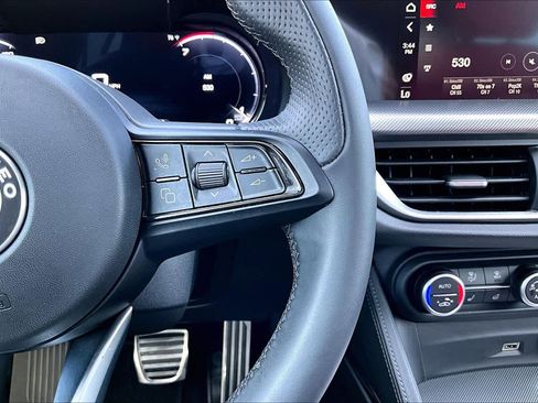 Used 2024 Alfa Romeo Stelvio Ti w/ Performance Driving Package image 25