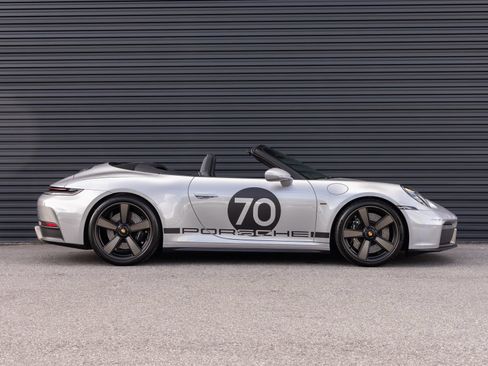 Used 2026 Porsche 911 Carrera GTS RWD image 9