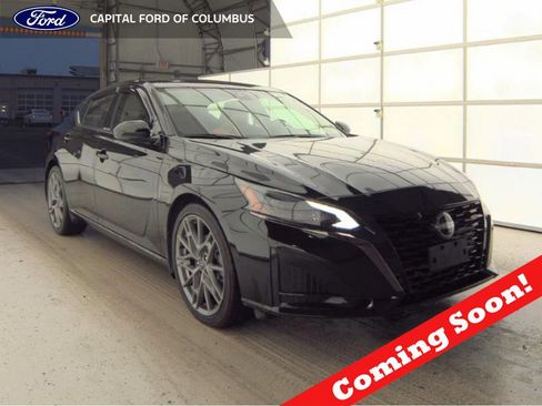 Used 2023 Nissan Altima 2.0 SR image 1