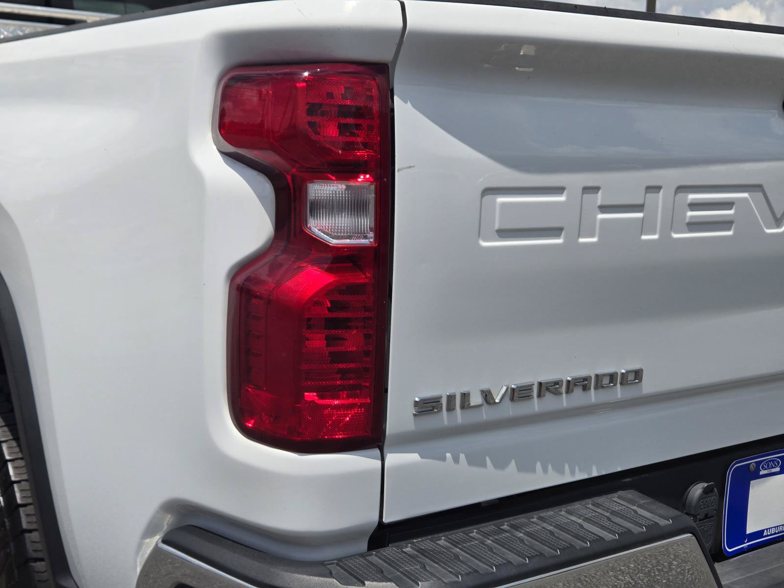Used 2023 Chevrolet Silverado 3500 LT w/ Convenience Package AWD/4WD image 10