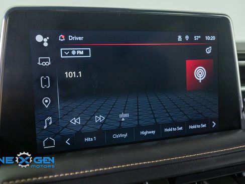 Used 2023 GMC Yukon XL AT4 w/ AT4 Premium Package AWD/4WD image 18
