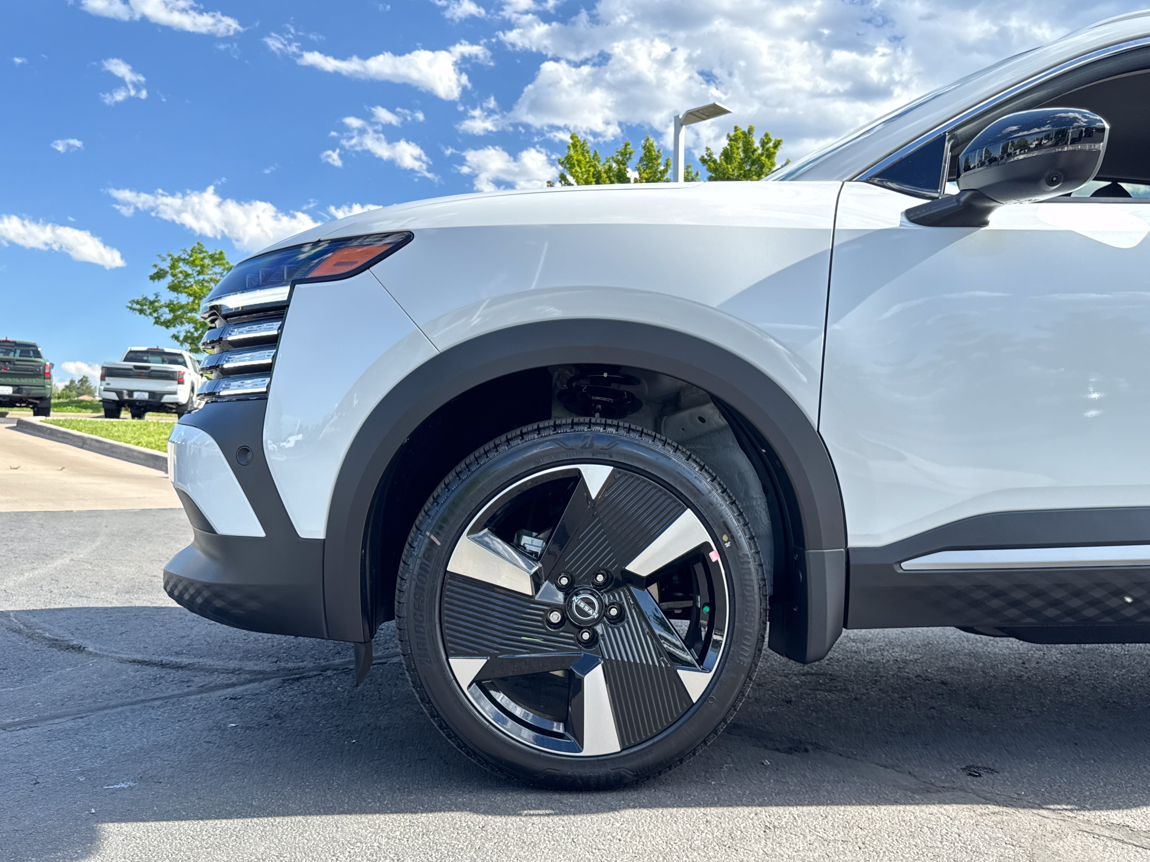 New 2026 Nissan Kicks SR w/ Cold Weather Package AWD/4WD image 8