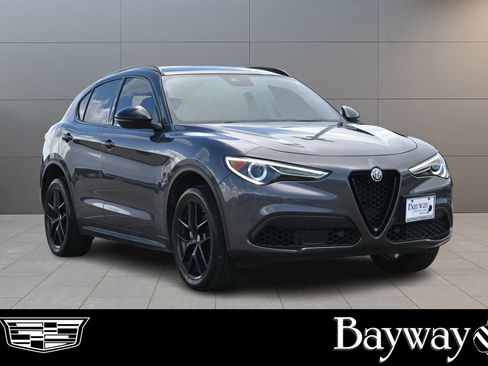Used 2021 Alfa Romeo Stelvio Sprint w/ Nero Edizione RWD image 4