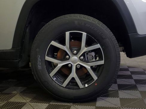 New 2025 Jeep Grand Cherokee Limited AWD/4WD image 5
