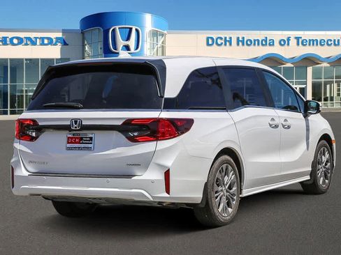 New 2026 Honda Odyssey Touring image 6