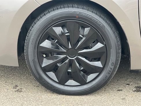 Certified 2018 Toyota Corolla LE image 25