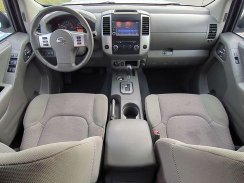 Used 2020 Nissan Frontier SV image 28