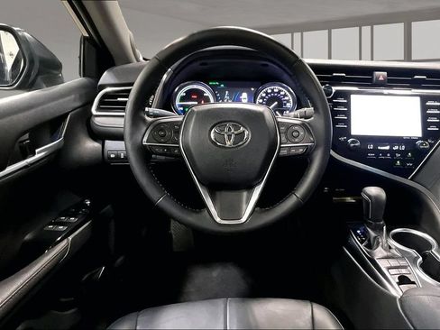 Used 2018 Toyota Camry XLE w/ Audio Package FWD image 8
