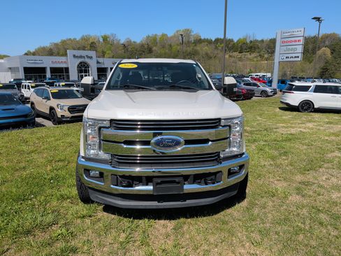 Used 2019 Ford F350 Lariat w/ Lariat Ultimate Package AWD/4WD image 3