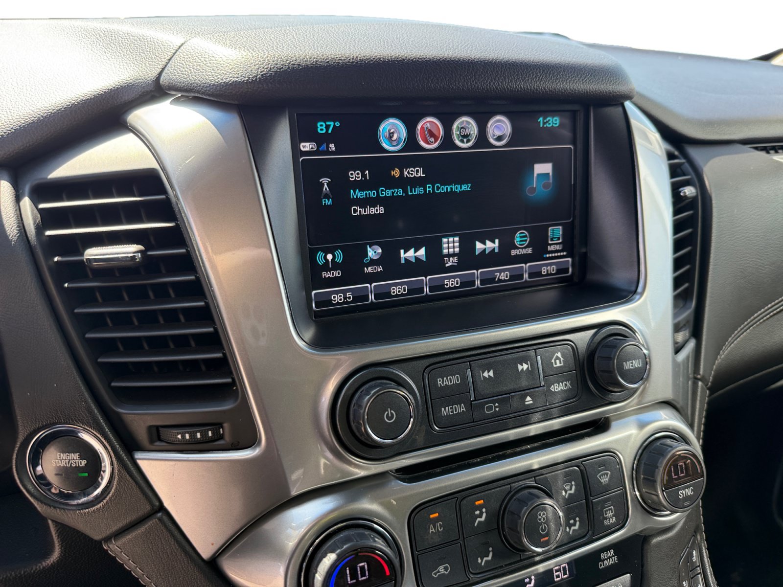 Used 2018 Chevrolet Tahoe Premier AWD/4WD image 12