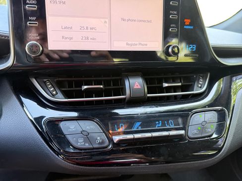 Used 2019 Toyota C-HR LE FWD image 17