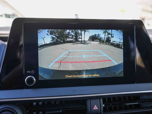 Used 2026 Toyota Prius Plug-In Hybrid FWD image 24