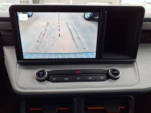 Certified 2022 Ford Maverick XLT image 16