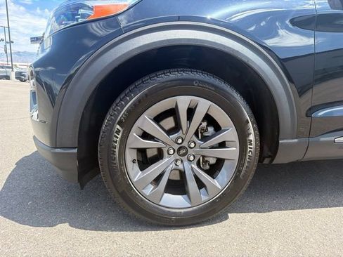 Used 2024 Ford Explorer XLT w/ Equipment Group 202A AWD/4WD image 4